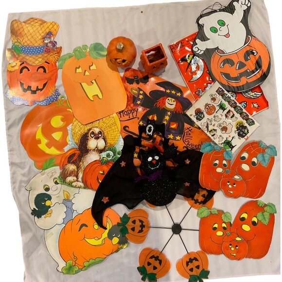 Vintage 18 Halloween Decorations Big Die Cuts Placemats Bat Clings Variety Lot - Picture 2 of 15
